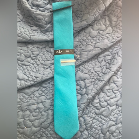 Axist Tie With Clip - Picture 1 of 2
